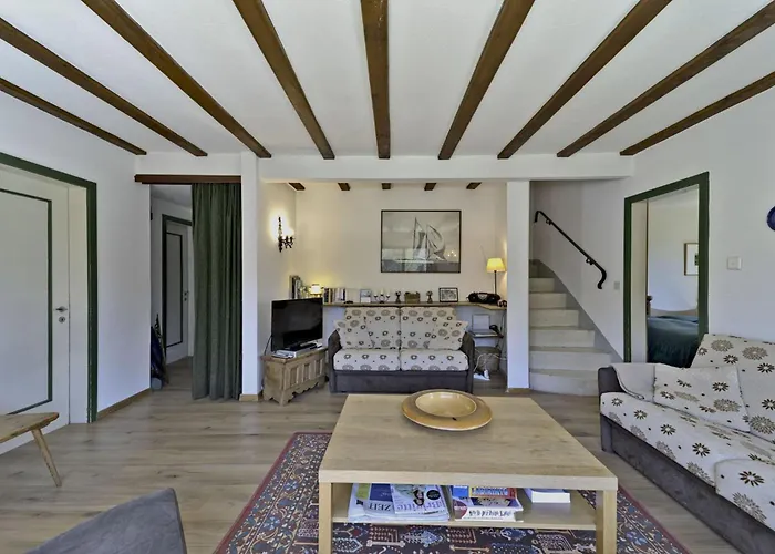 Apartment Chesa Raetia - Pontresina