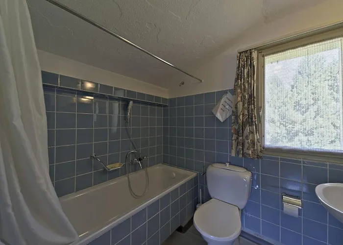 Apartment Chesa Raetia - *