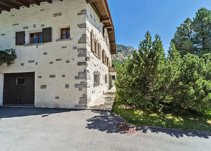 Chesa Raetia - * Pontresina